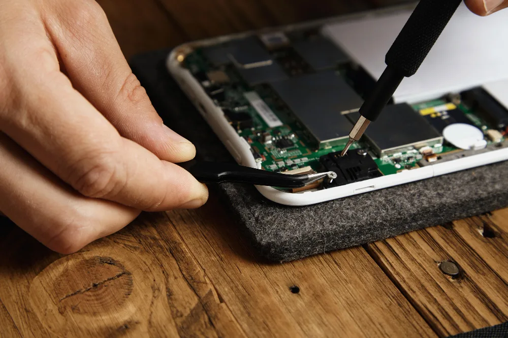 Comprehensive Repair Solutions - 雷速